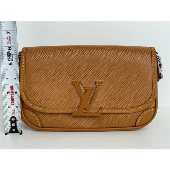 LOUIS VUITTON Epi Buci Crossbody Gold Honey - Picture 15 of 16